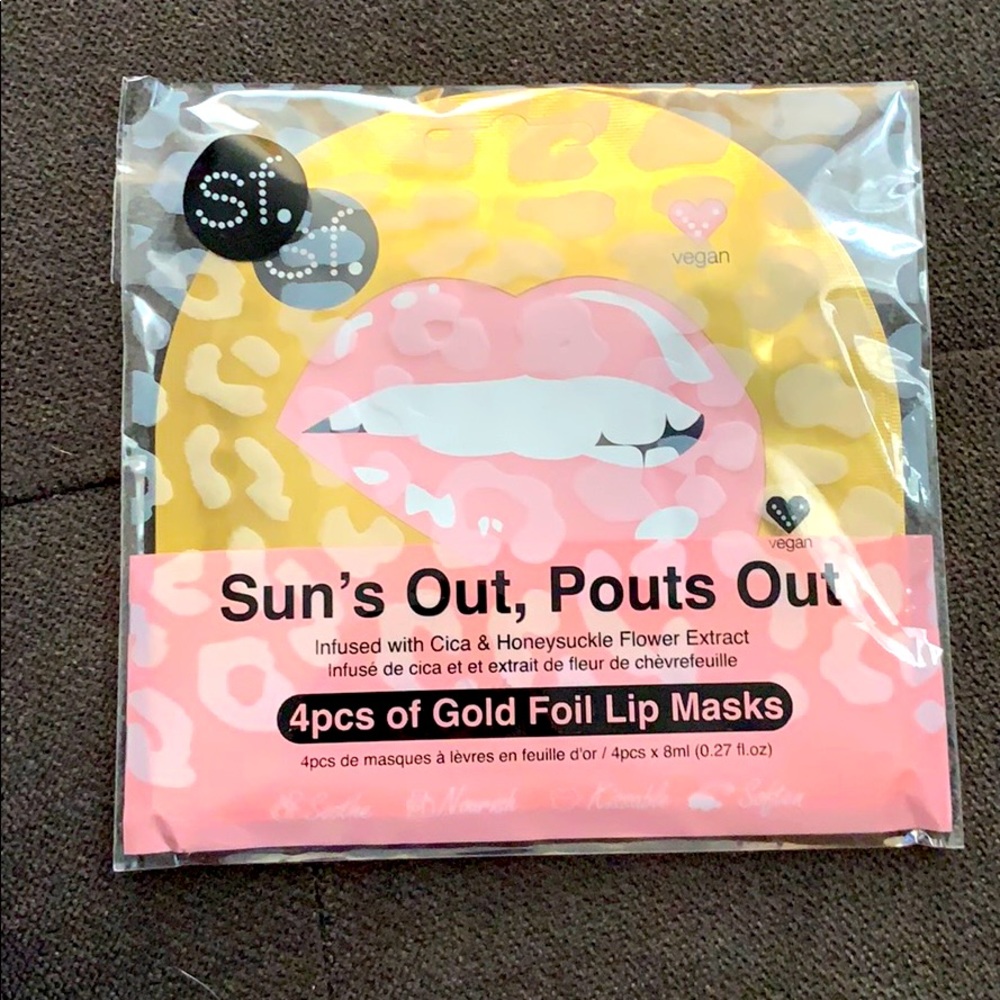 SFGLOW Sun’s out Pouts out lip mask